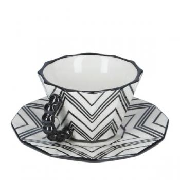 Pavel Jank: Cup with saucer black zigzag